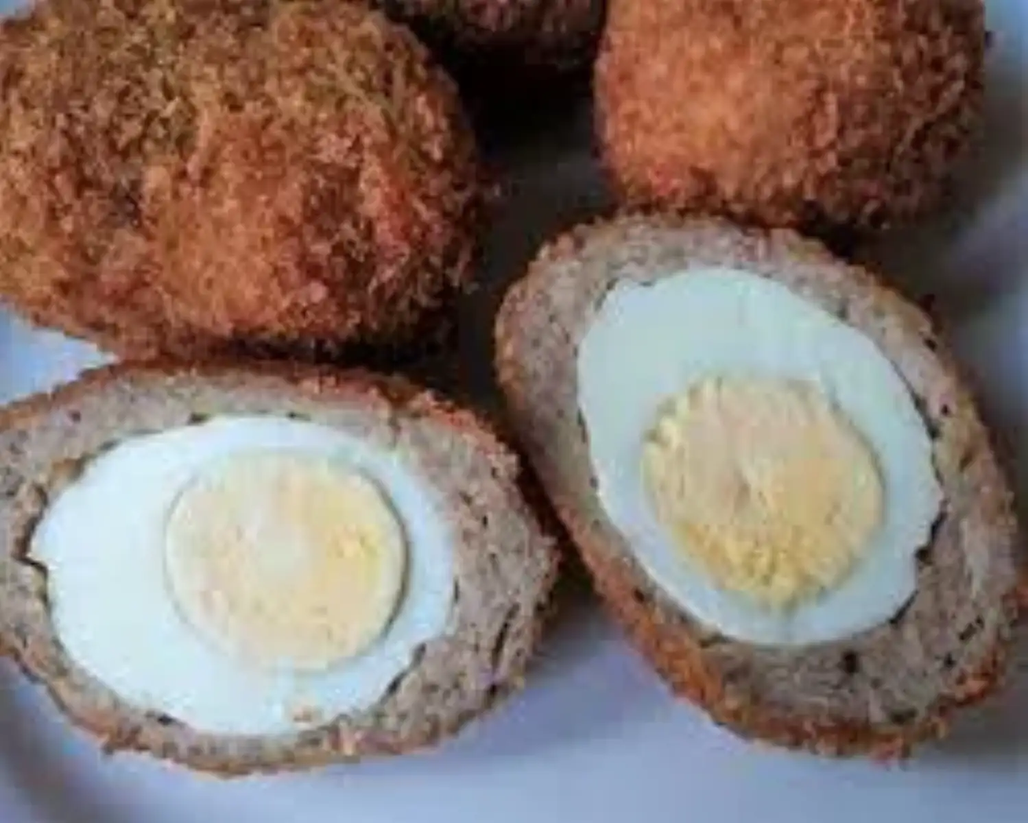 Αυγά τυλιγμένη με κιμά
