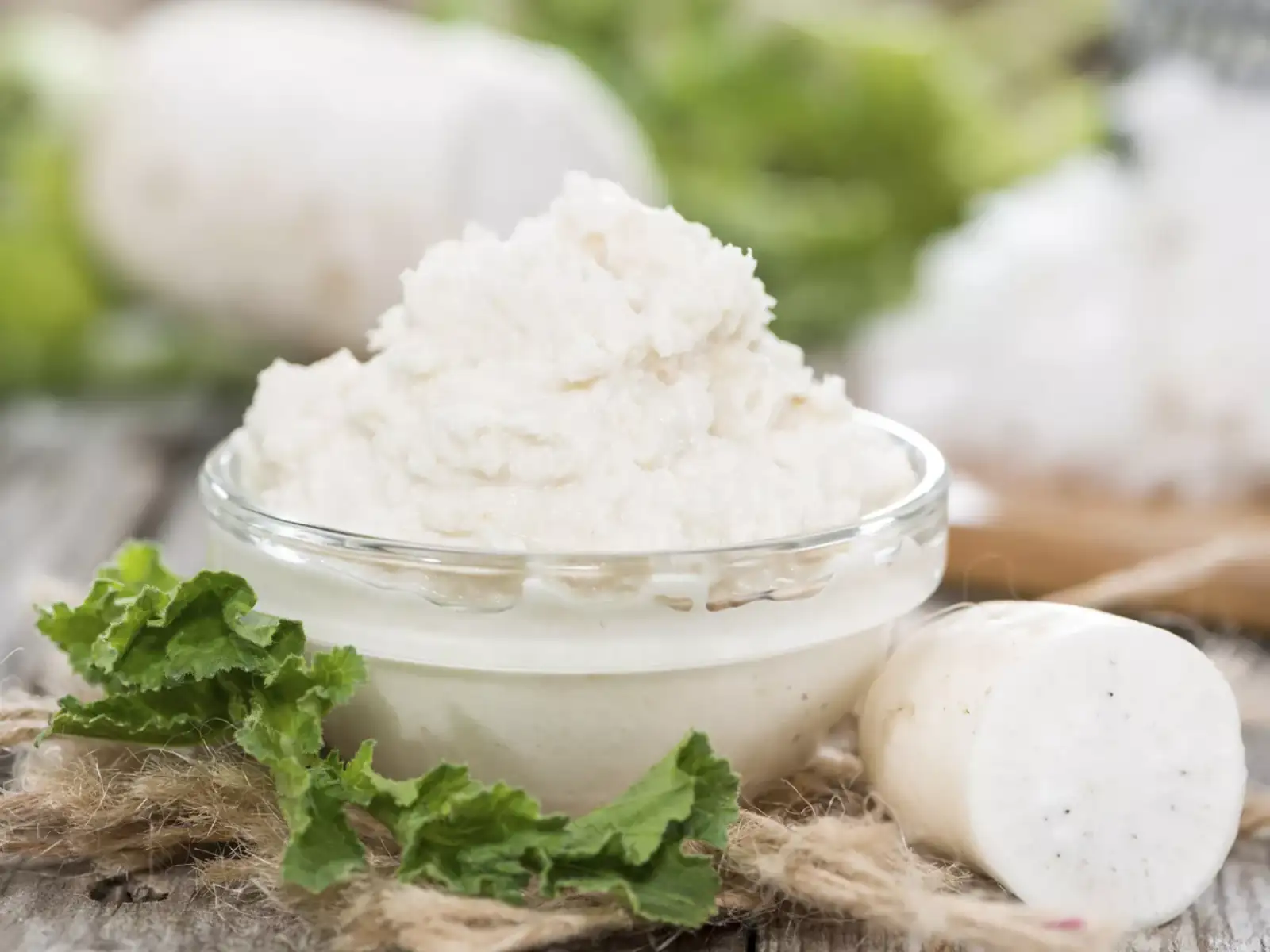 Vinegrette με horseradish για κρύο καπνιστό ψάρι