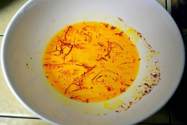 Μαρινάδα για χοιρινό με πορτοκάλι και σαφράν