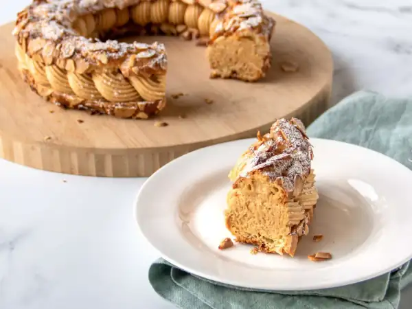 Paris-Brest-Στεφάνι από εκλαίρ με κρεμ πατισιέρ