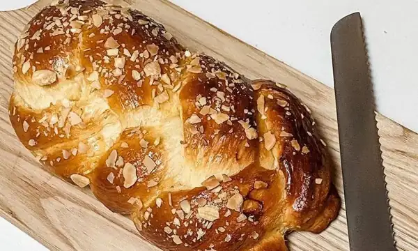 Πασχαλινό τσουρέκι